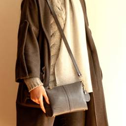 کیف دوشی زنانه پارینه چرم مدل V188